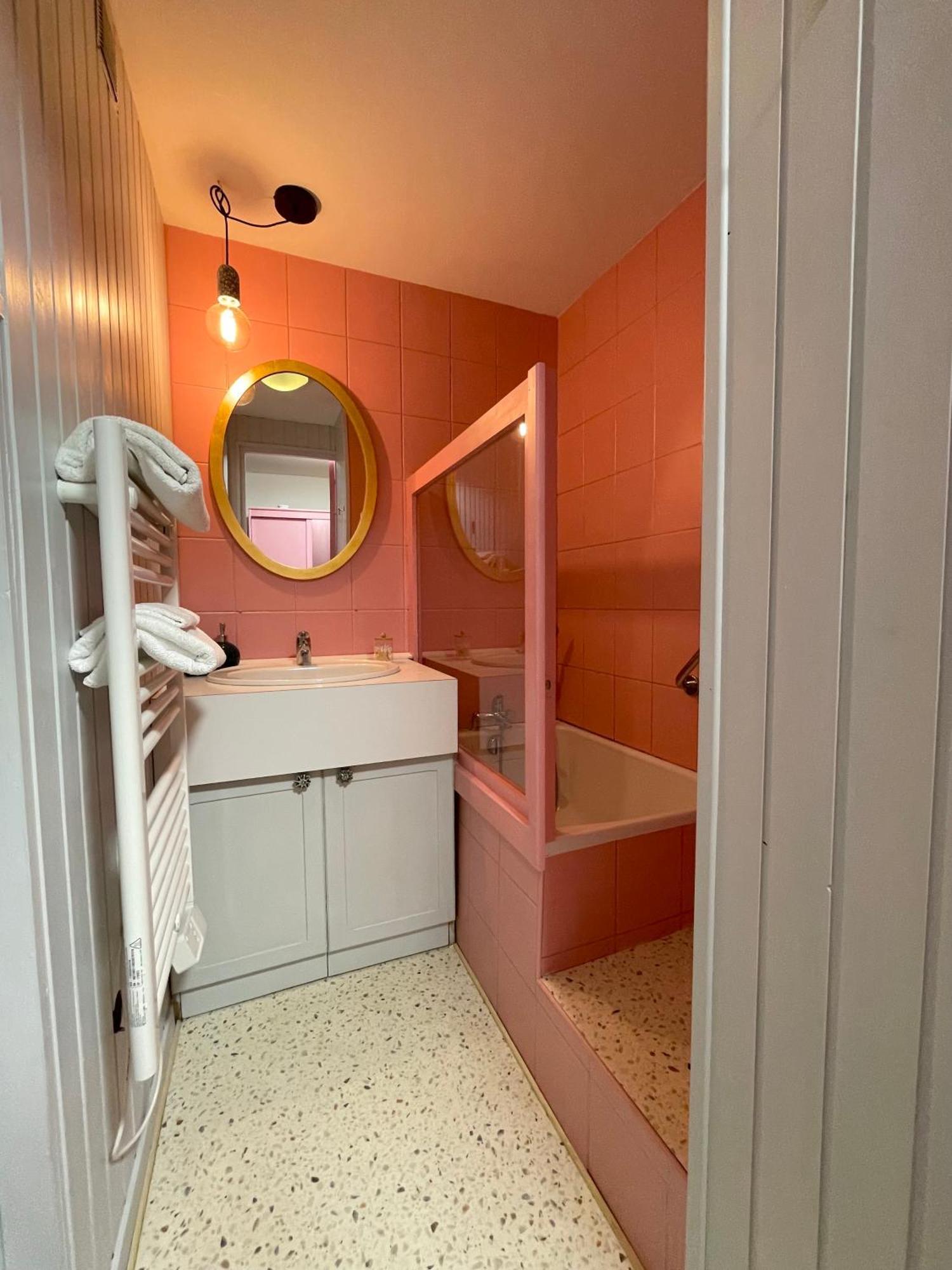La Bonbonniere Centre Ville - Thermes - Netflix Mont-Dore Bagian luar foto